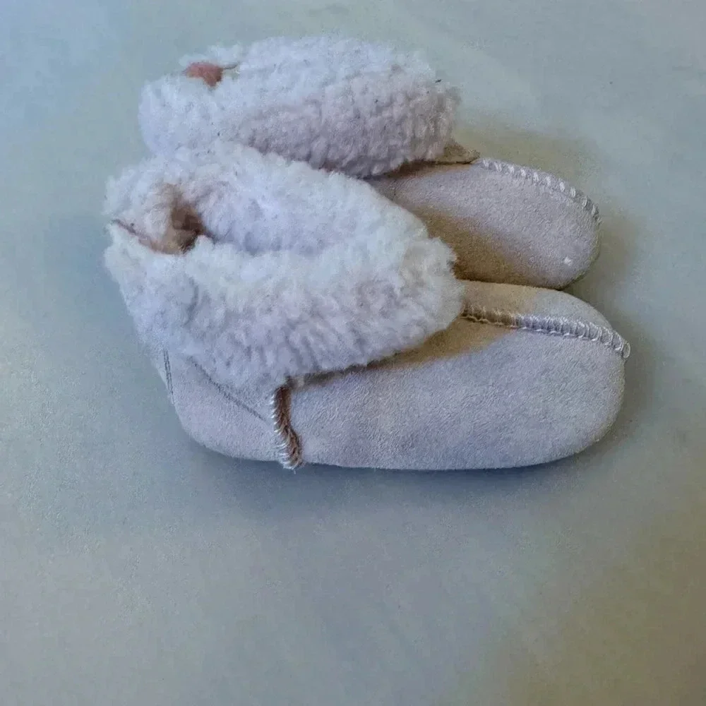 $55 Ugg Baby Girls Pink Gojee UGGplush Round-Toe Suede Bootie Shoes Size US 2/3